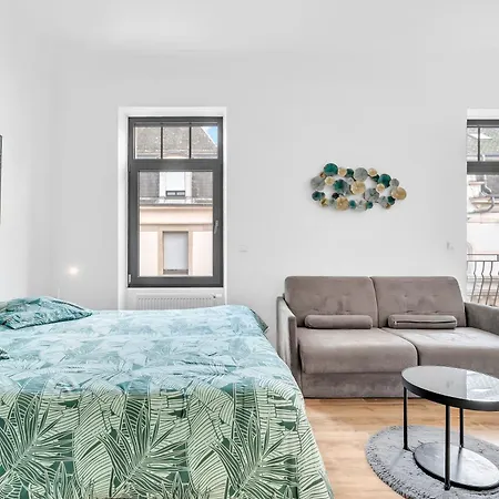 3 - Near Place De Paris *