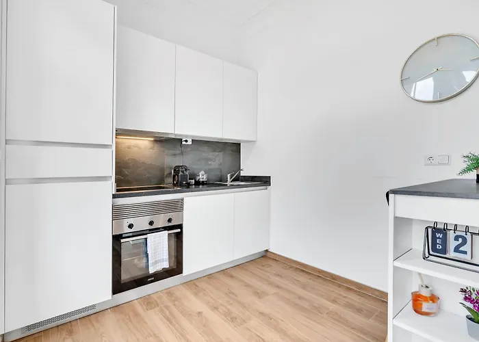 Апартаменты 3 - Near Place De Paris *