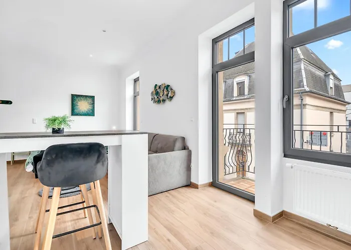 3 - Near Place De Paris *