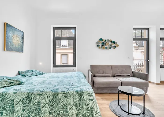 3 - Near Place De Paris *