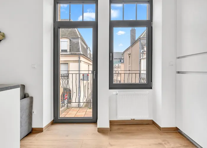 3 - Near Place De Paris Апартаменты *